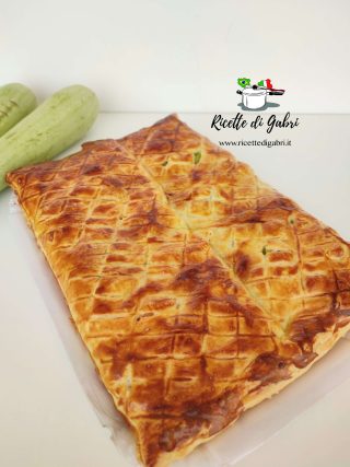 ricetta torta salata pasta sfoglia e zucchine strudel veloce gabri