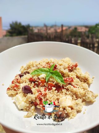 cous cous con melanzane bianche primo sale e pomodori secchi ricetta veloce saporita