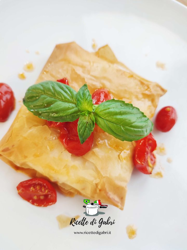pasta fillo e formaggio camembert , fagottini di pasta fillo ricetta facile e sfiziosa