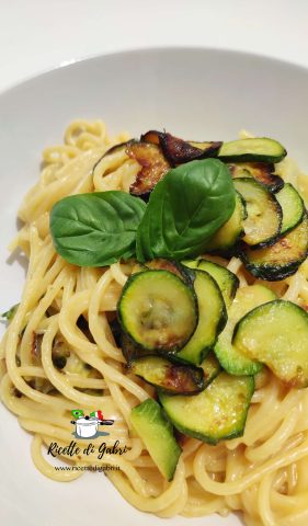 pasta alla nerano spaghetti con zucchine e provolone dolce ricetta gabri