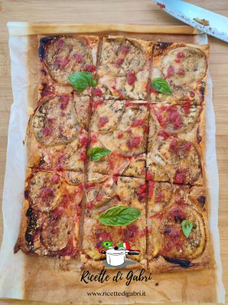 pizza di pasta sfoglia e melanzane ricetta sfiziosa e facile di gabri 