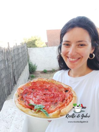 torta salata con pomodoro e mozzarella ricetta sfiziosa e facile di gabri pasta sfoglia