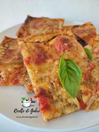 pizza di pasta sfoglia e melanzane ricetta sfiziosa e facile di gabri 