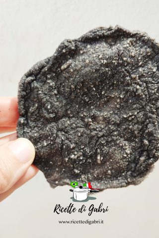 chips di riso al nero di seppia ricetta cialdine di riso fritte gabri