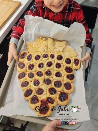 ricetta crostata grappolo d uva dolce facile veloce genuino merenda bambini ricetta gabri frolla rustica