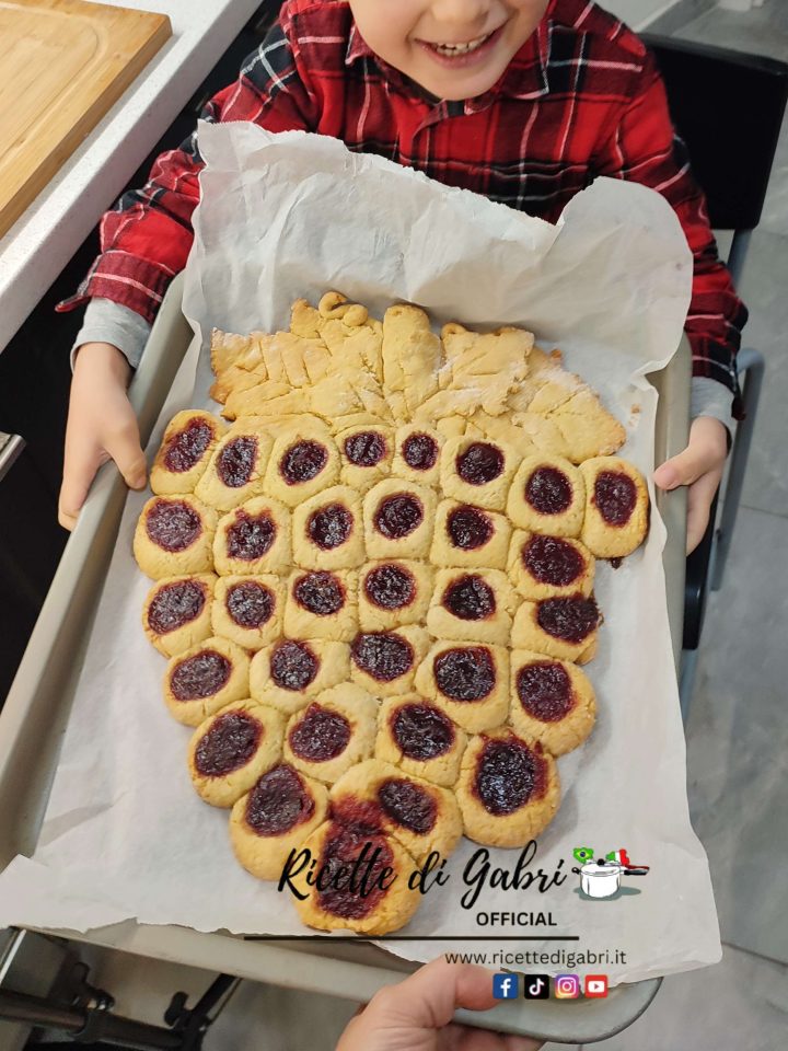 ricetta crostata grappolo d uva dolce facile veloce genuino merenda bambini ricetta gabri frolla rustica