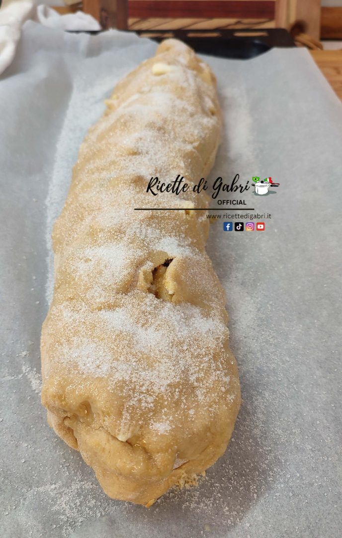 Strudel di mele classico senza pasta sfoglia