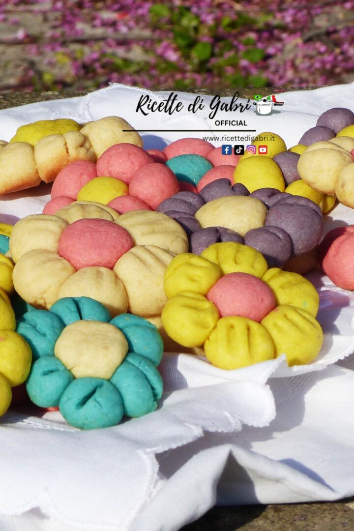 ricetta biscotti fiori di frolla fiori fiorellini thum di ricette di gabri