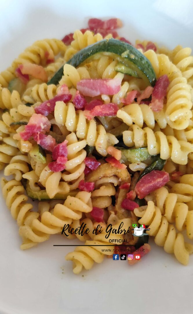 pasta cremosa zucchine pancetta ricetta facile